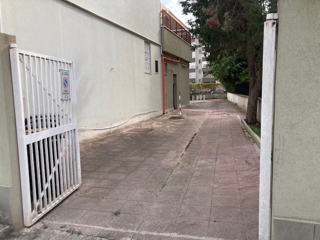 negozio in affitto a Brindisi in zona Sant'Angelo
