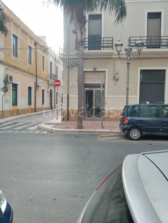 negozio in affitto a Brindisi in zona Centro Città