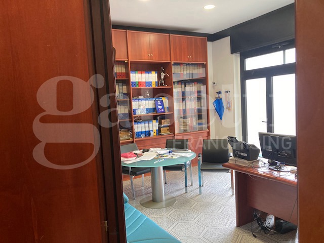 ufficio in affitto a Brindisi in zona Commenda