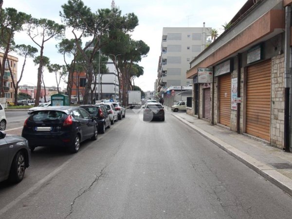 locale commerciale in affitto a Brindisi in zona Sant'Angelo