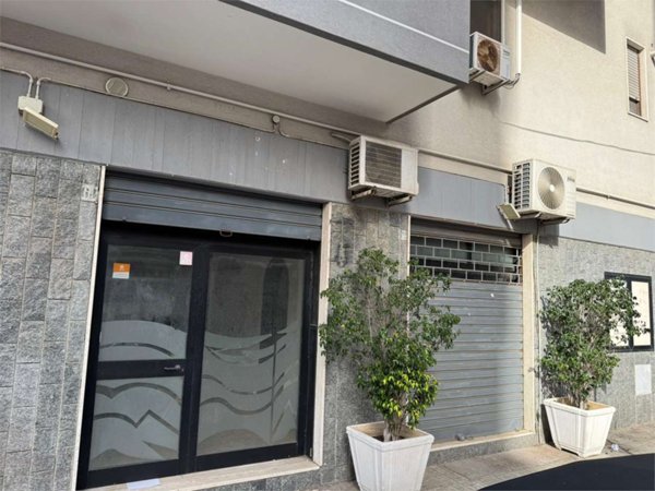 locale commerciale in affitto a Brindisi in zona Commenda