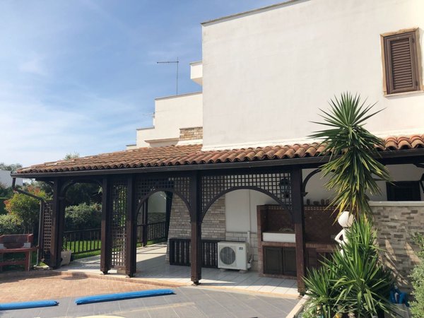 casa indipendente in affitto a Carovigno