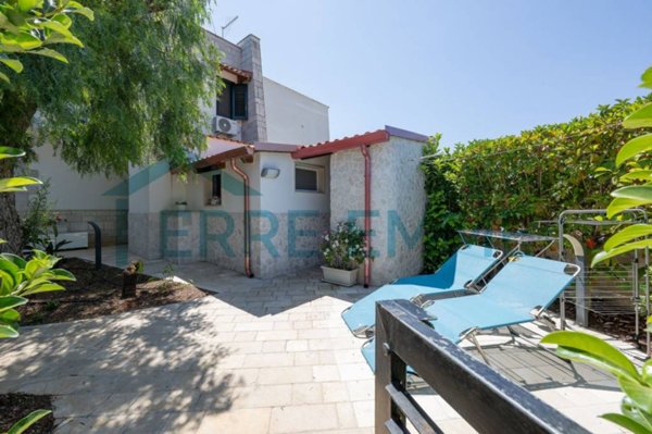 casa indipendente in affitto a Carovigno in zona Serranova