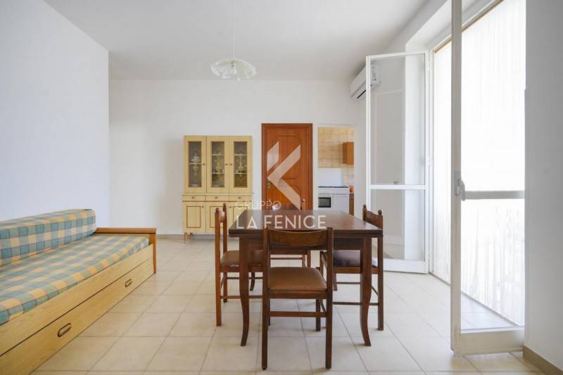 intera palazzina in affitto a Fasano in zona Torre Canne
