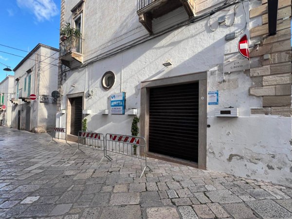 negozio in affitto a Fasano