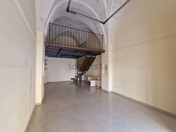 locale commerciale in affitto a Fasano