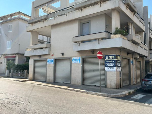 negozio in affitto a Fasano