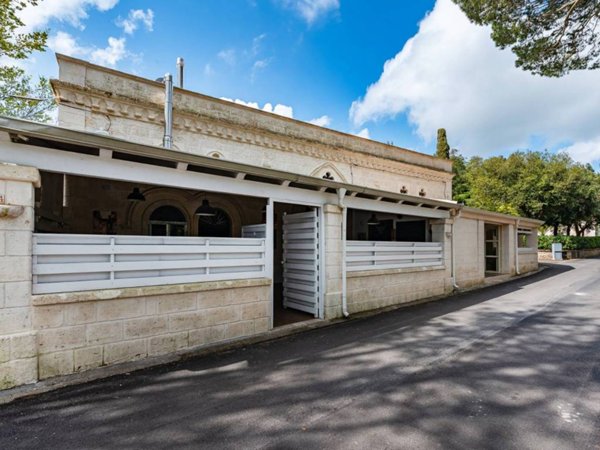 negozio in affitto a Fasano in zona Laureto