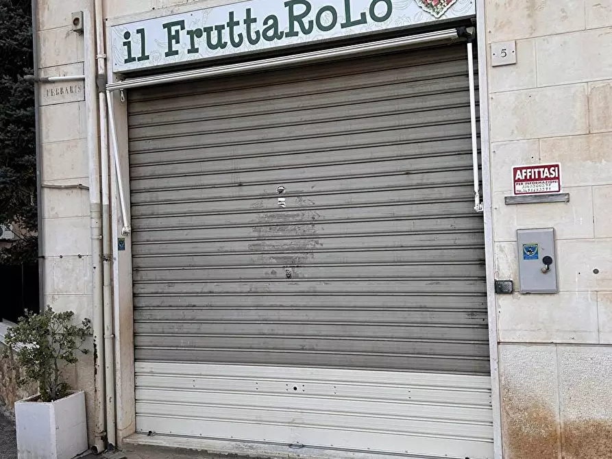 locale commerciale in affitto a Fasano