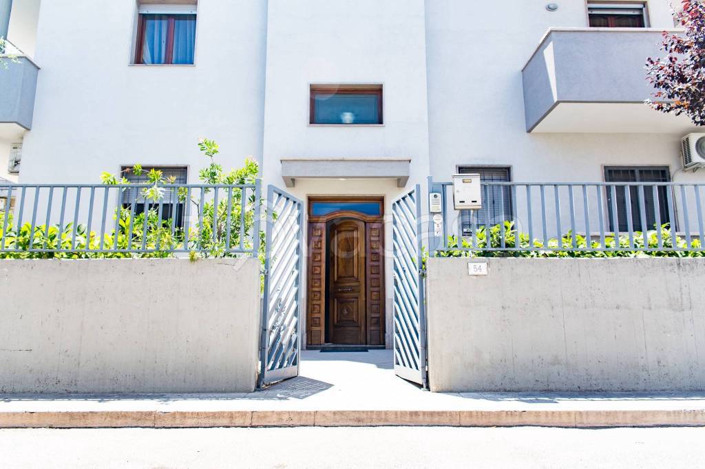 appartamento in affitto a Fasano in zona Pezze di Greco
