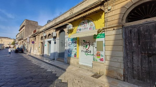 locale commerciale in affitto a Francavilla Fontana