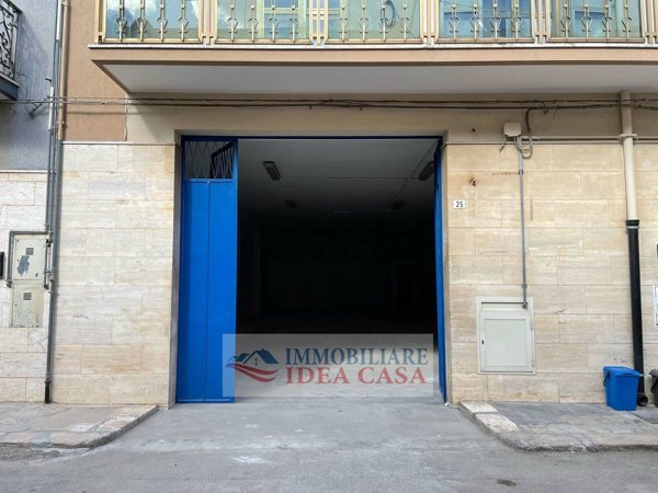 locale commerciale in affitto a Francavilla Fontana