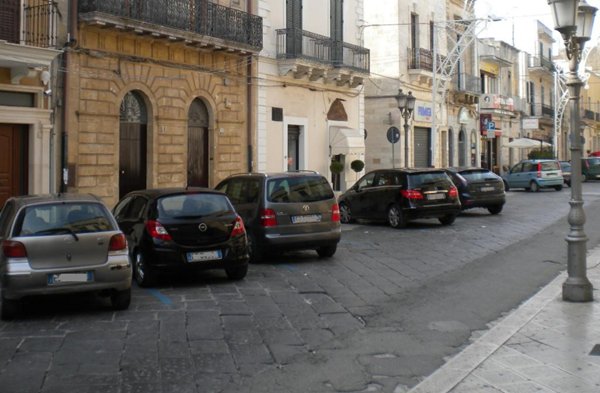 negozio in affitto a Francavilla Fontana