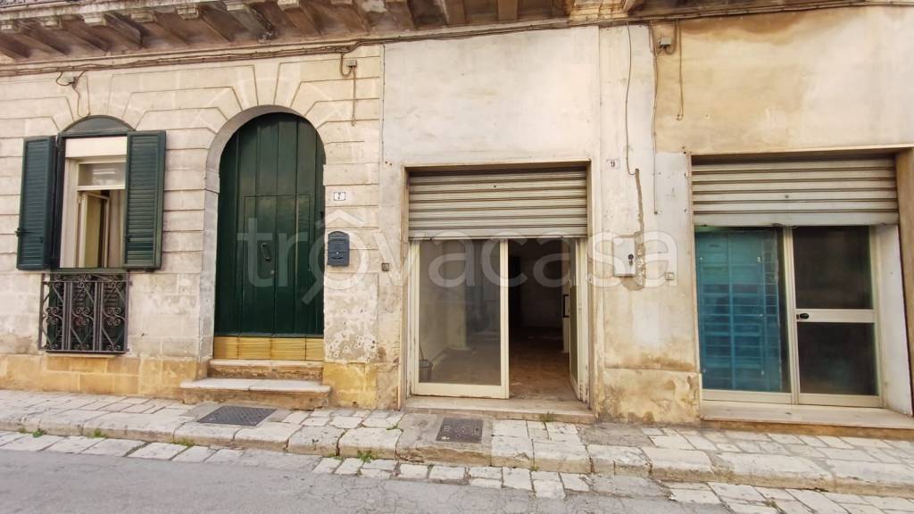 locale commerciale in affitto a Francavilla Fontana