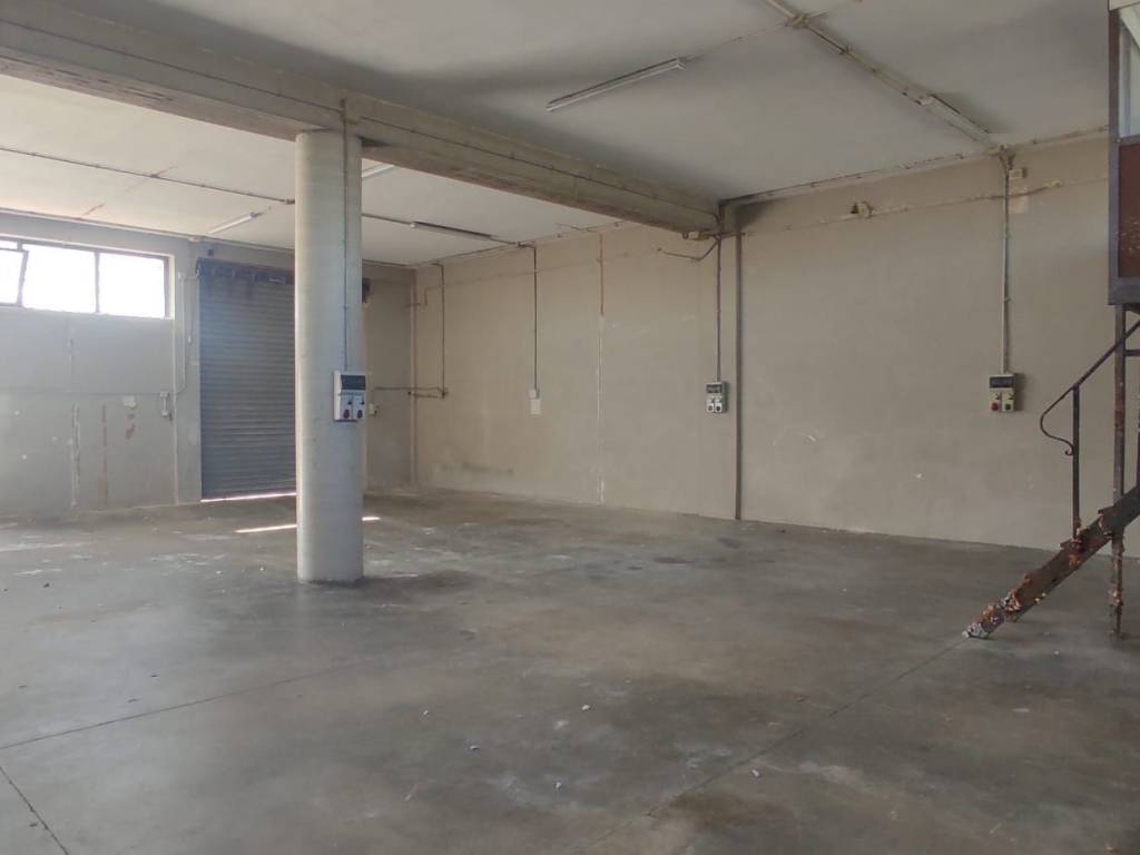 locale commerciale in affitto a Francavilla Fontana