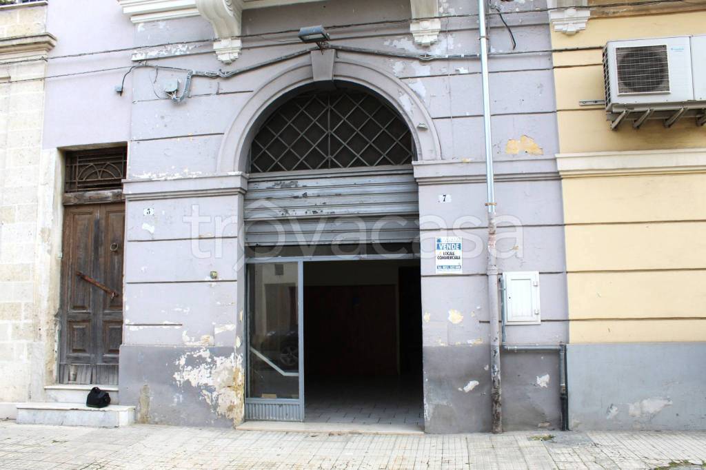 negozio in affitto a Francavilla Fontana