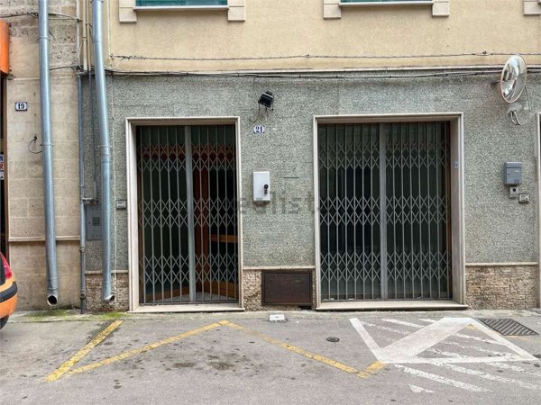 locale commerciale in affitto a Francavilla Fontana