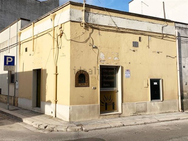locale commerciale in affitto a Mesagne