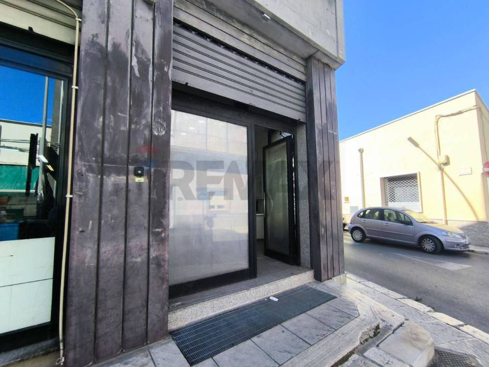 locale commerciale in affitto a Mesagne