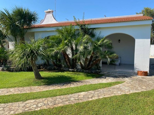 casa indipendente in affitto ad Ostuni in zona Rosa Marina