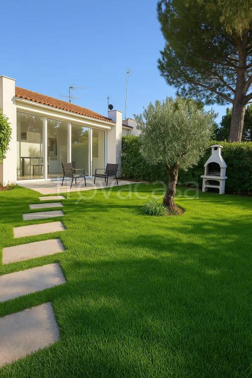 casa indipendente in affitto ad Ostuni in zona Rosa Marina