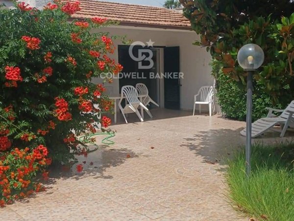 casa indipendente in affitto ad Ostuni in zona Rosa Marina