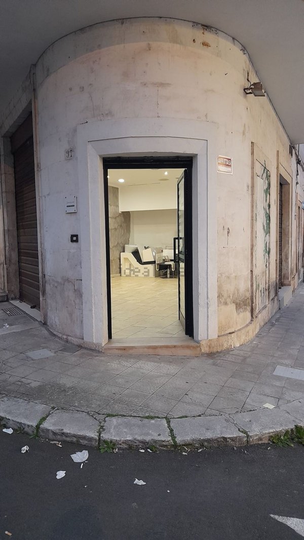 locale commerciale in affitto ad Ostuni