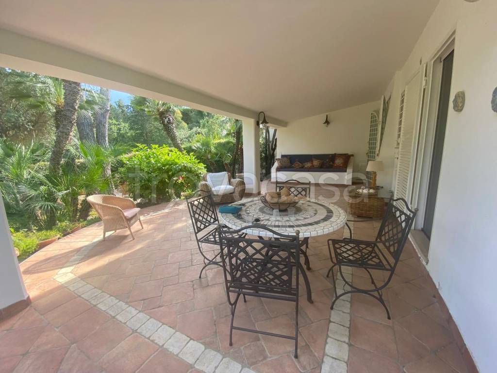 casa indipendente in affitto ad Ostuni in zona Rosa Marina