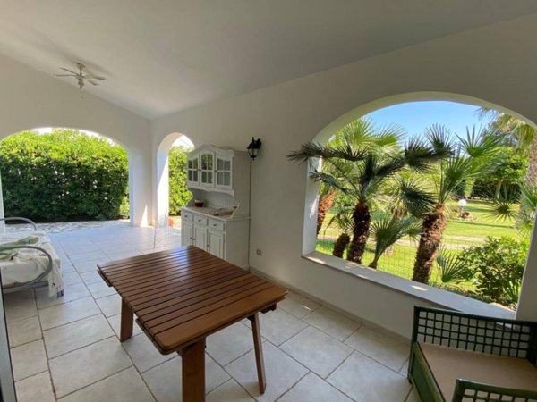 casa indipendente in affitto ad Ostuni in zona Rosa Marina
