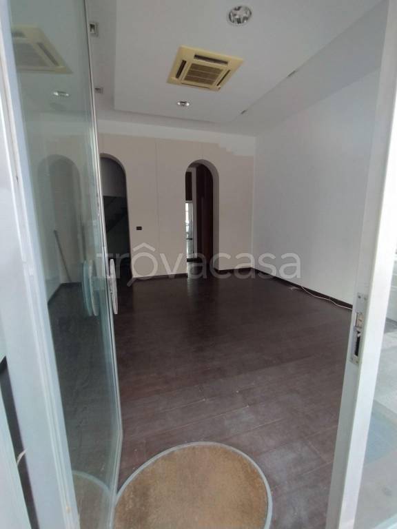 negozio in affitto ad Ostuni