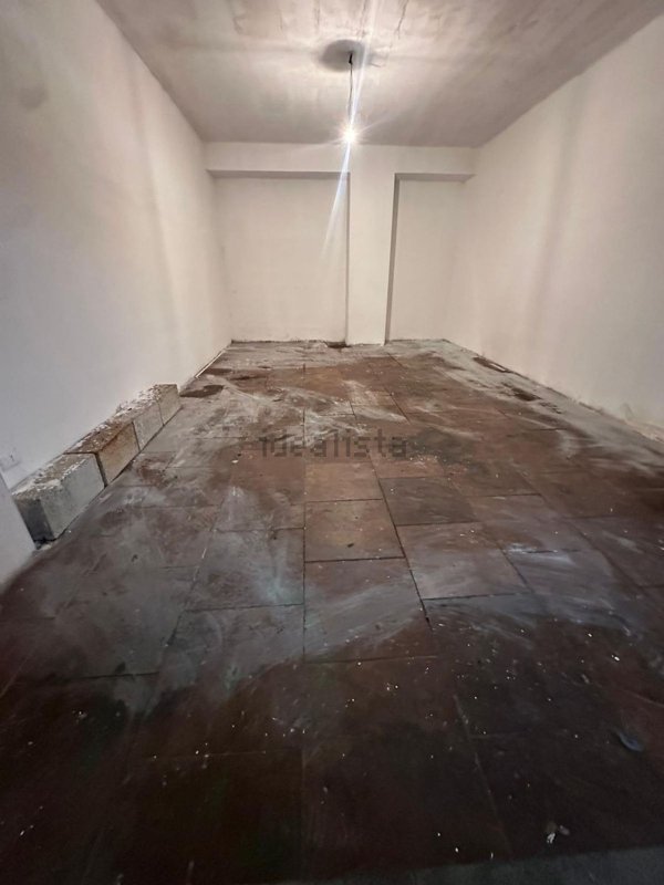 negozio in affitto ad Ostuni