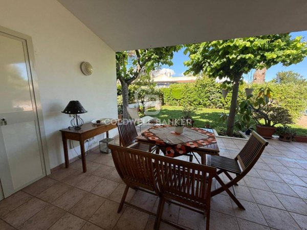 casa indipendente in affitto ad Ostuni in zona Rosa Marina