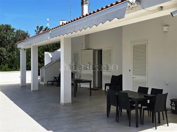 casa indipendente in affitto ad Ostuni in zona Rosa Marina