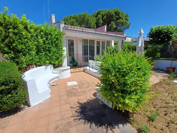 casa indipendente in affitto ad Ostuni in zona Rosa Marina