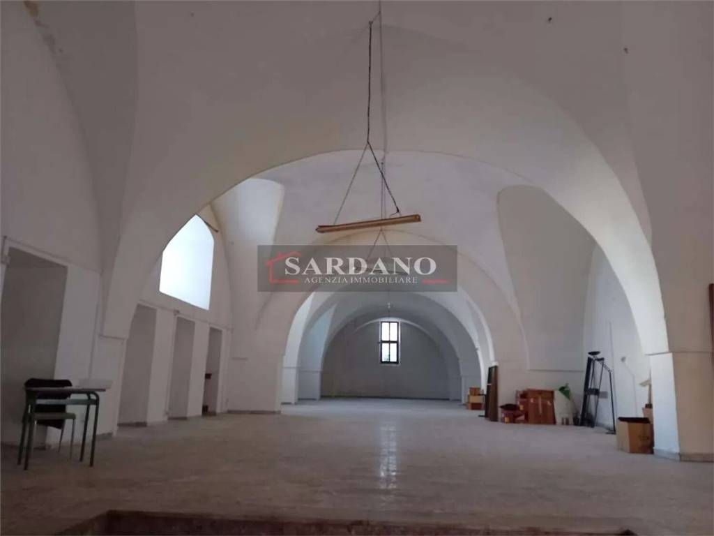 negozio in affitto a San Vito dei Normanni