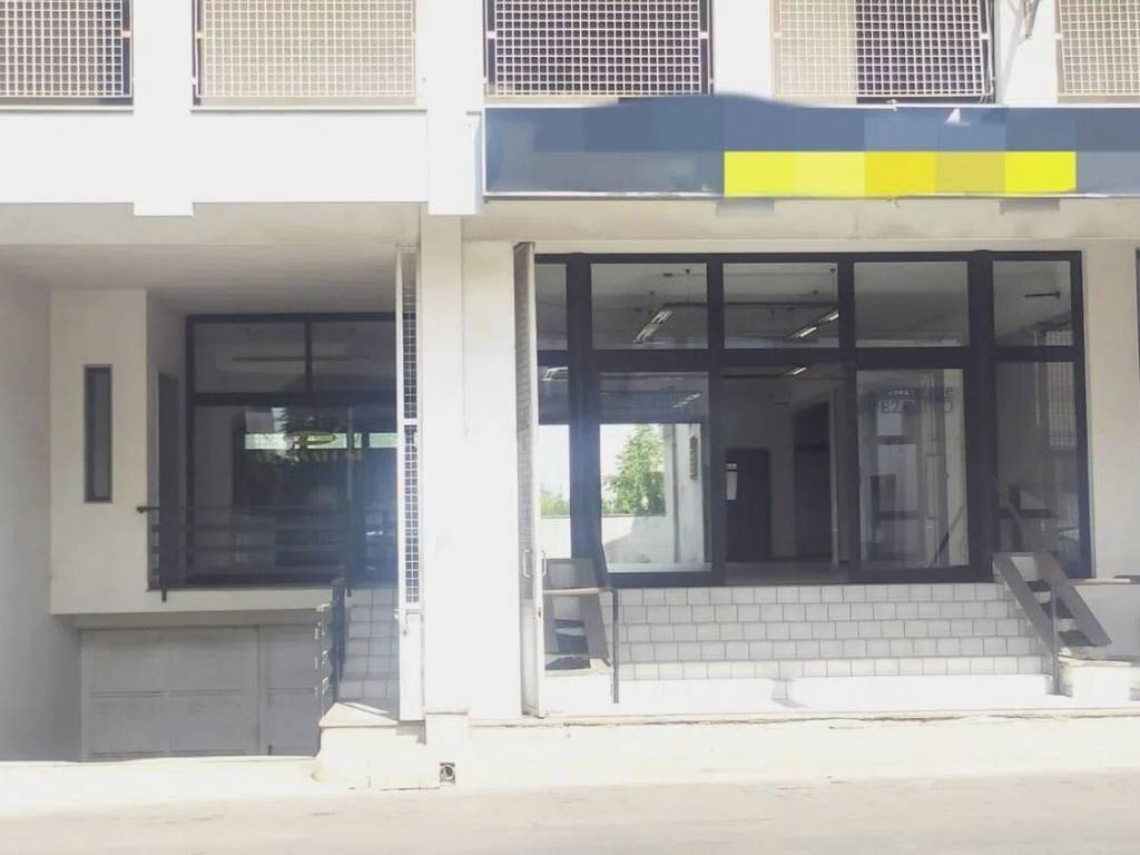 negozio in affitto a Carmiano in zona Magliano