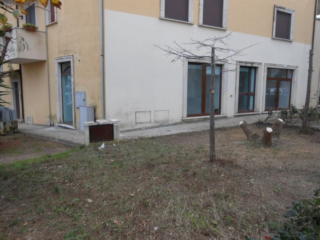 negozio in affitto a Casarano