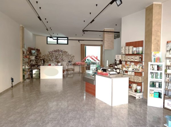locale commerciale in affitto a Casarano