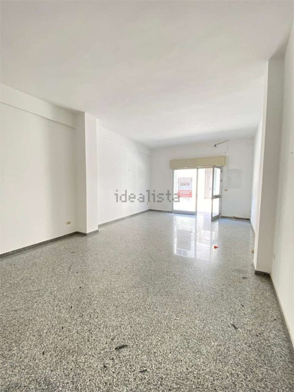 negozio in affitto a Casarano