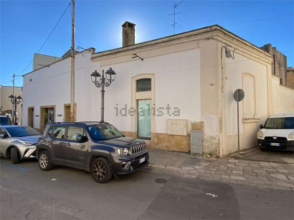 locale commerciale in affitto a Casarano