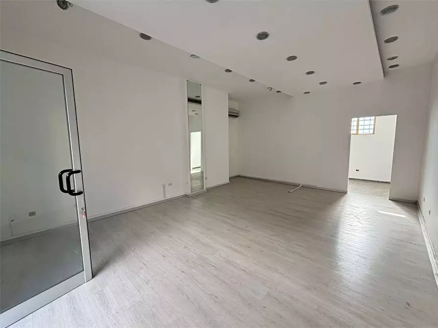 negozio in affitto a Casarano