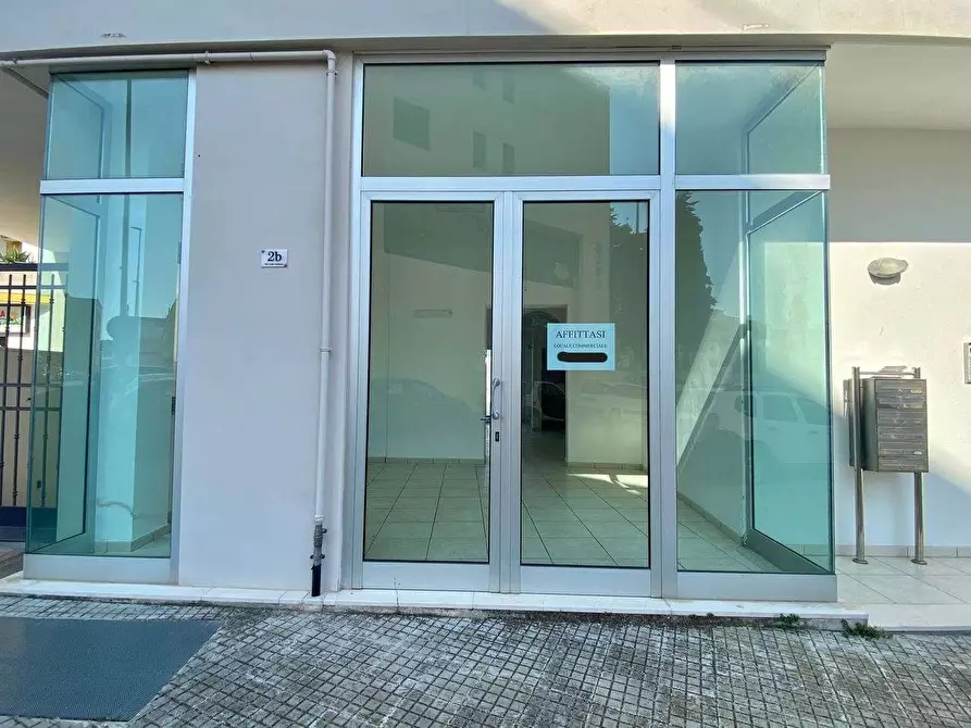 negozio in affitto a Casarano