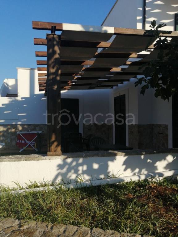 casa indipendente in affitto a Castrignano del Capo in zona Santa Maria di Leuca