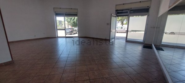 locale commerciale in affitto a Cavallino