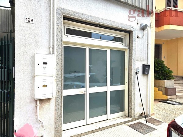 locale commerciale in affitto a Copertino