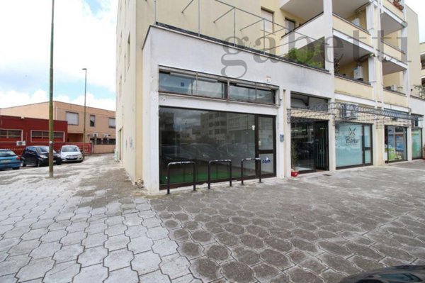 negozio in affitto a Copertino