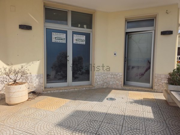 locale commerciale in affitto a Copertino