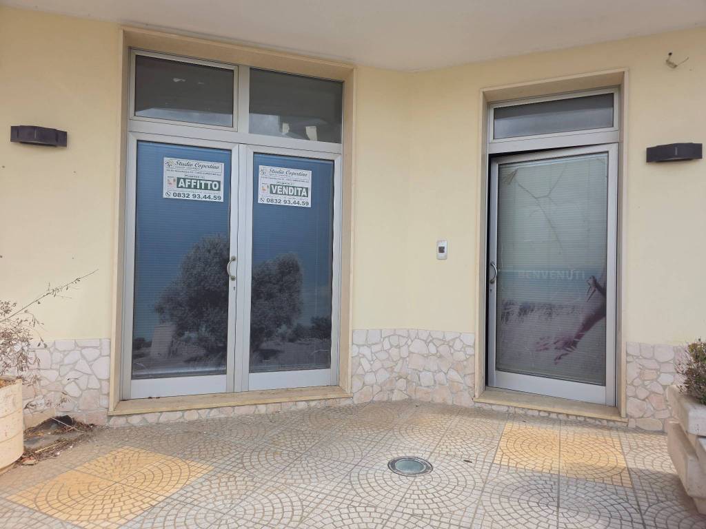 negozio in affitto a Copertino