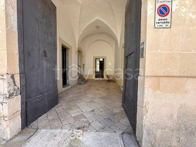 negozio in affitto a Corigliano d'Otranto