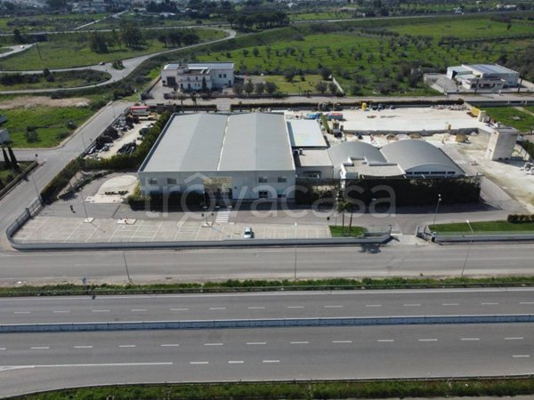 locale commerciale in affitto a Corigliano d'Otranto